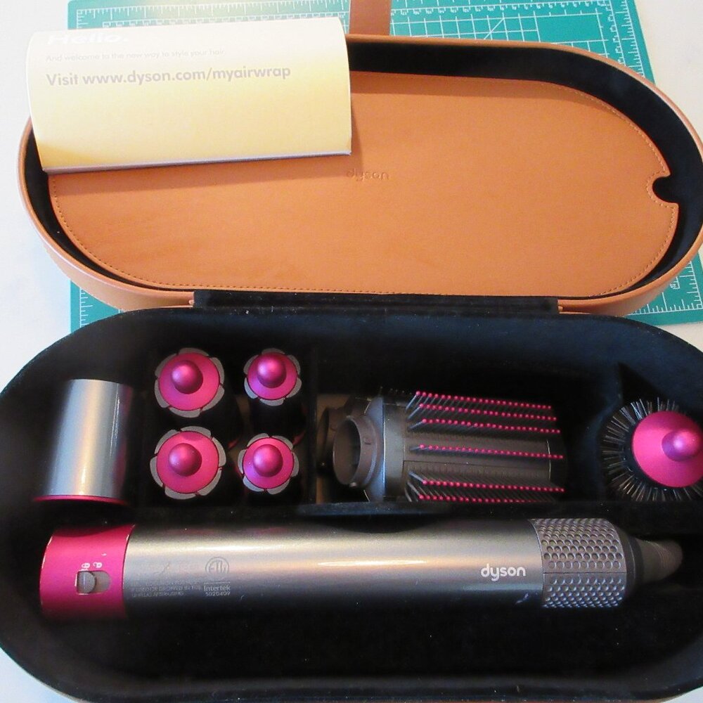 Dyson Airwrap Complete – First Generation with All Attachments & Case